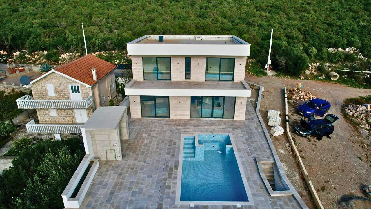 Luksuzna vila od 250 m² sa bazenom i panoramskim pogledom na more – Krimovica, Kotor - Amfora Real Estate