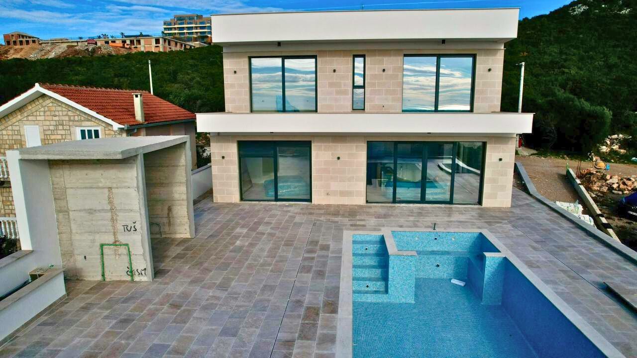 Luksuzna vila od 250 m² sa bazenom i panoramskim pogledom na more – Krimovica, Kotor - Amfora Real Estate