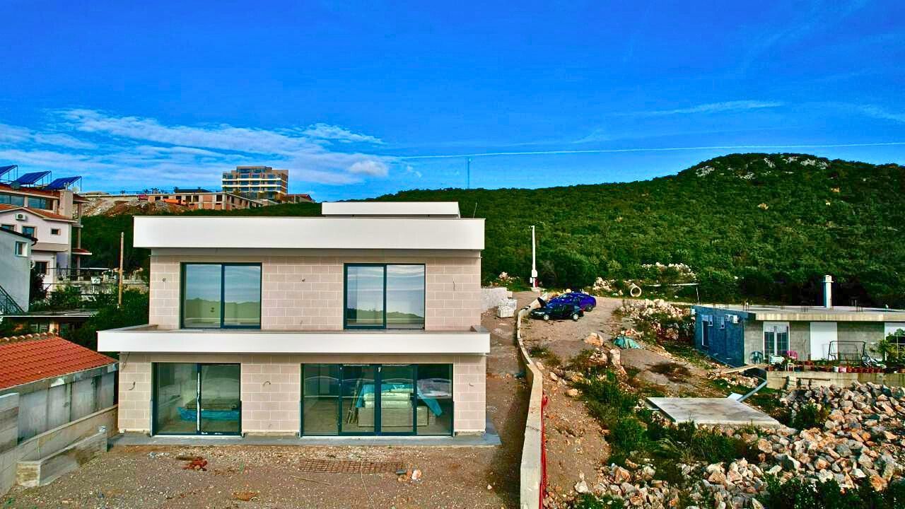 Luksuzna vila od 250 m² sa bazenom i panoramskim pogledom na more – Krimovica, Kotor - Amfora Real Estate