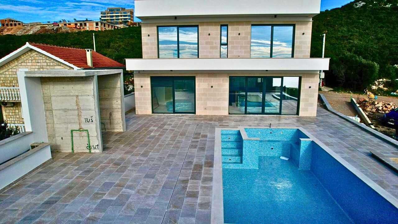 Luksuzna vila od 250 m² sa bazenom i panoramskim pogledom na more – Krimovica, Kotor - Amfora Real Estate