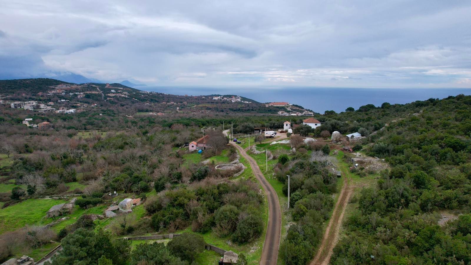 amforaproperty.com/Urbanizovan plac 2700m² – Zagora, Kotor