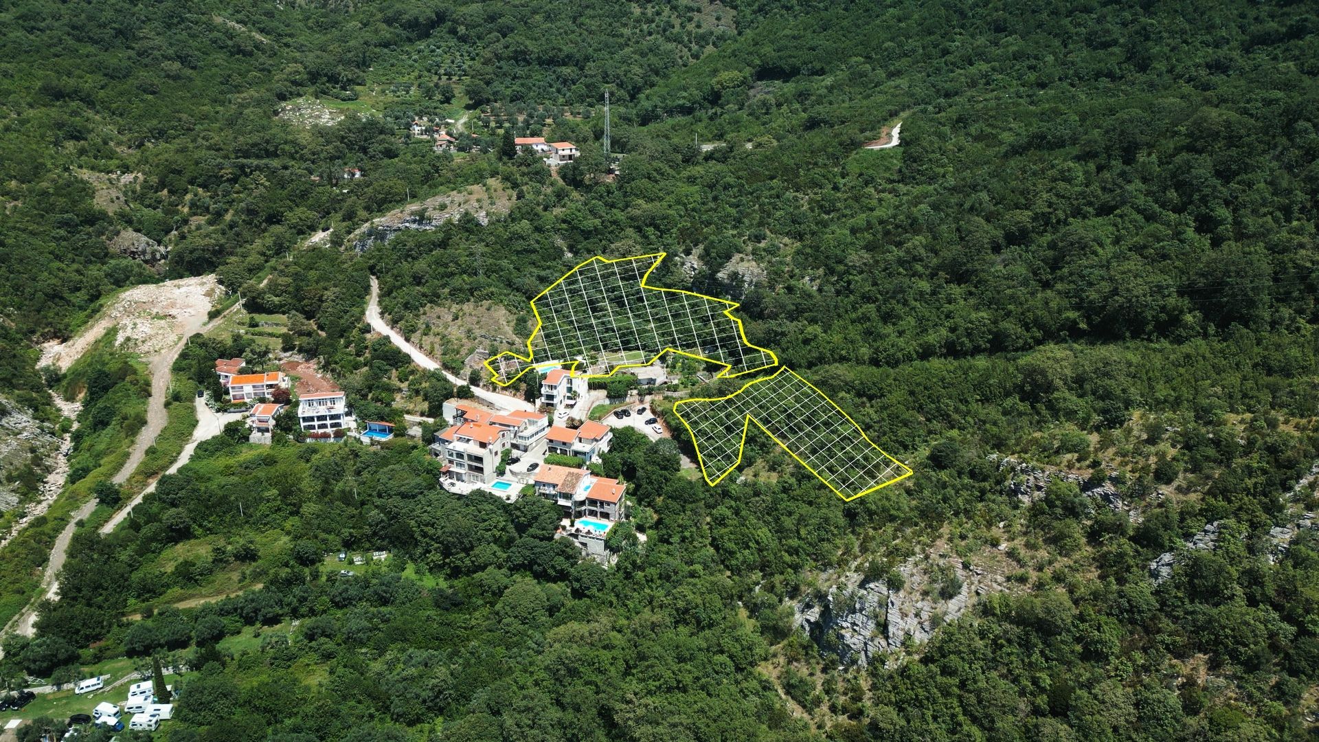 Urbanizovan plac sa pogledom na more 8.893m² za zajedničku gradnju (25%) – Becici - Amfora Real Estate