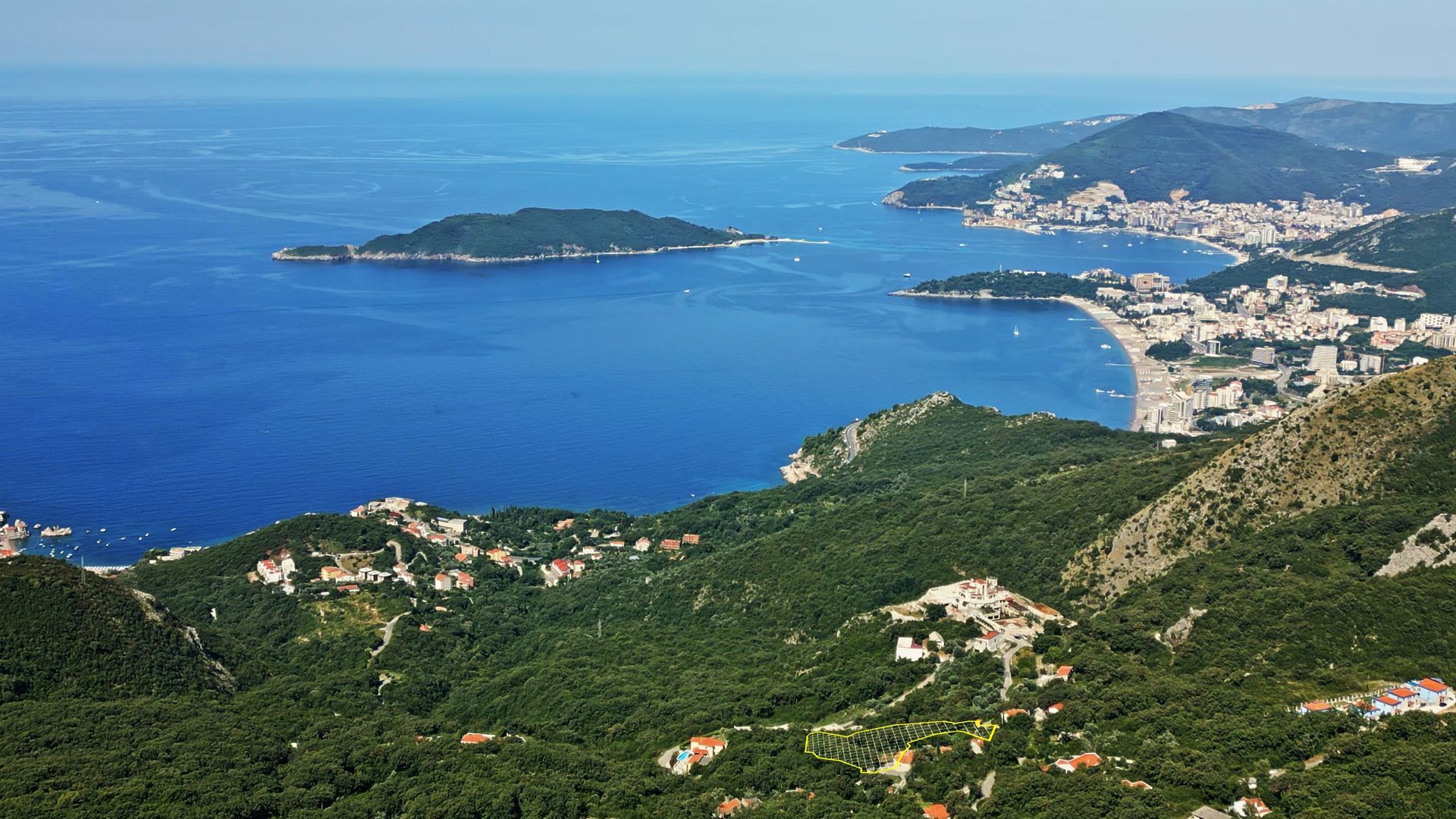 Urbanizovan plac 7.137m² sa pogledom na moreza zajedničku gradnju (25%) –Kuljace,Budva - Amfora Real Estate