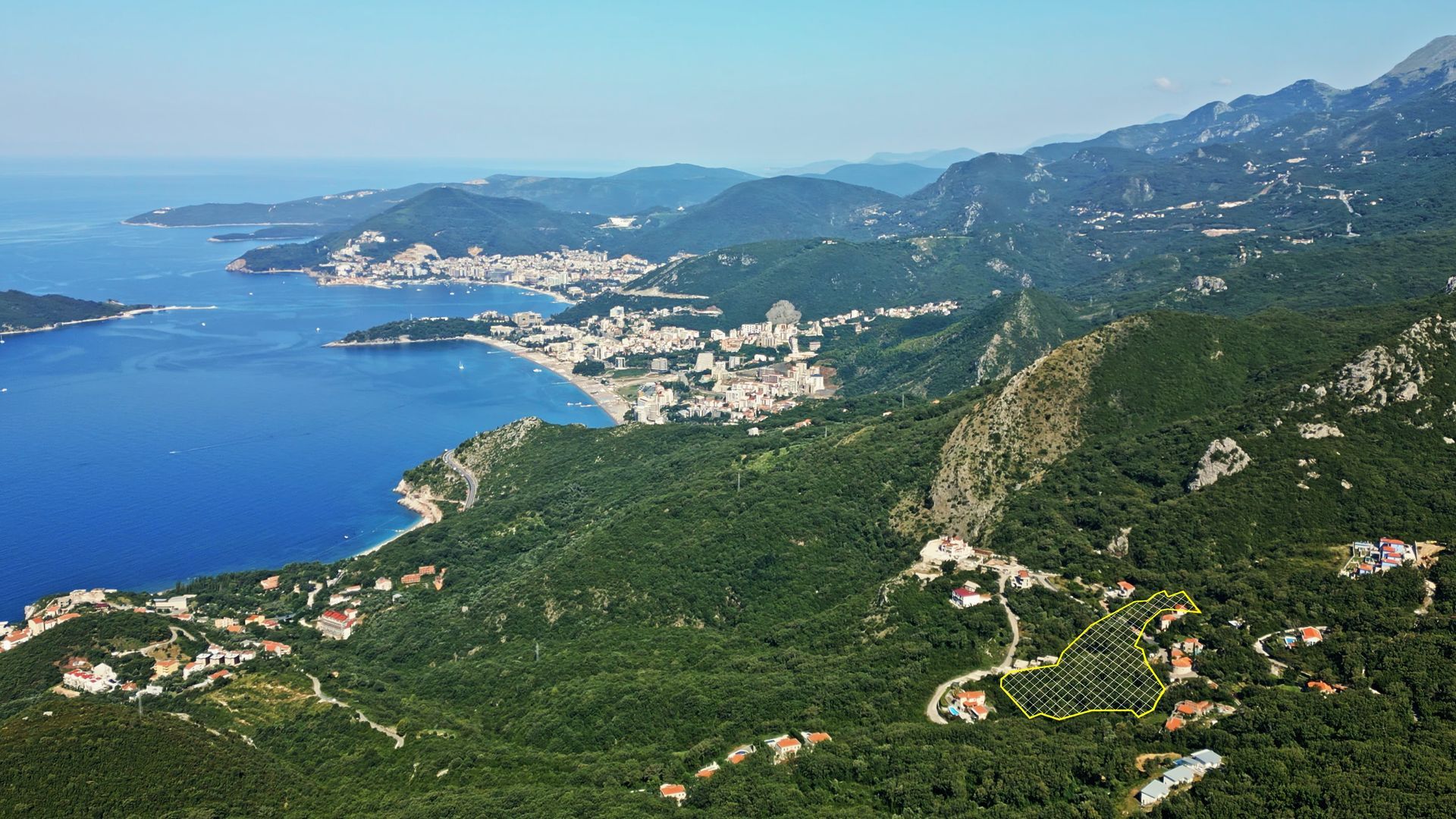 Urbanizovan plac 7.137m² sa pogledom na moreza zajedničku gradnju (25%) –Kuljace,Budva - Amfora Real Estate