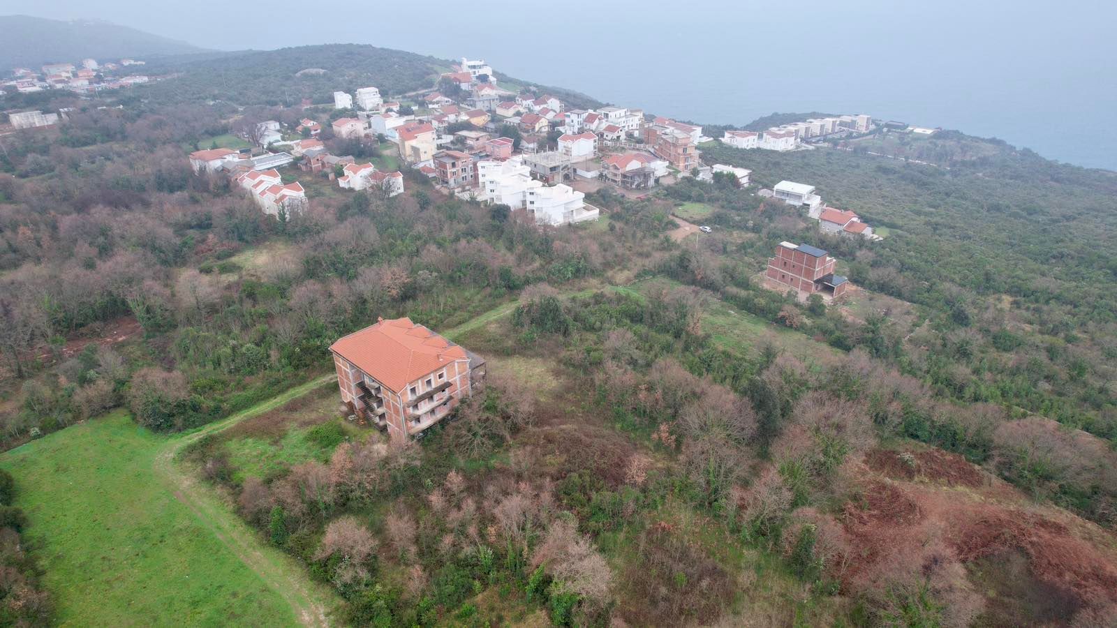 Urbanizovan plac 2500m2 sa pogledom na more- Krimovica,Kotor - Amfora Real Estate