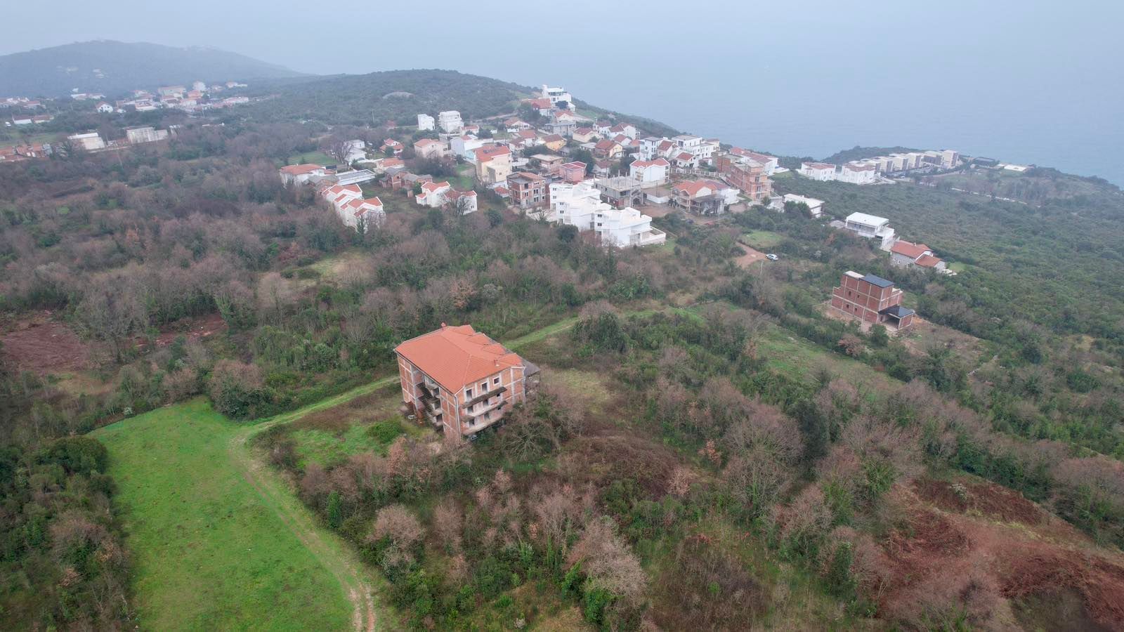 Urbanizovan plac 2500m2 sa pogledom na more- Krimovica,Kotor - Amfora Real Estate