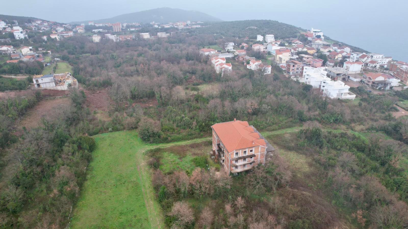 Urbanizovan plac 2500m2 sa pogledom na more- Krimovica,Kotor - Amfora Real Estate