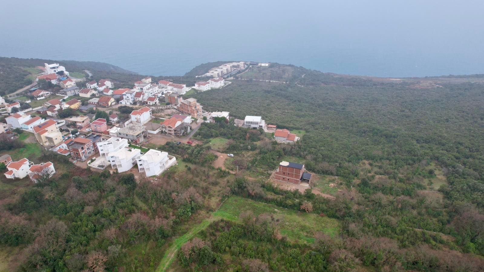 Urbanizovan plac 2500m2 sa pogledom na more- Krimovica,Kotor - Amfora Real Estate