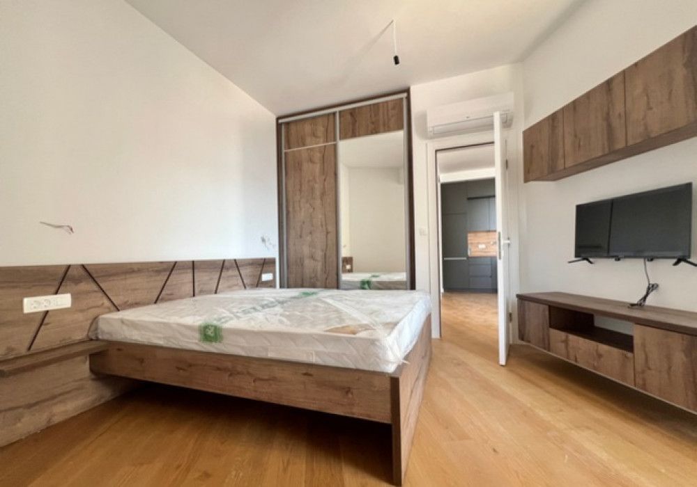 Nov jednosoban opremljen stan 52m2 u novom stambenom kompleksu u Becicima. - Amfora Real Estate