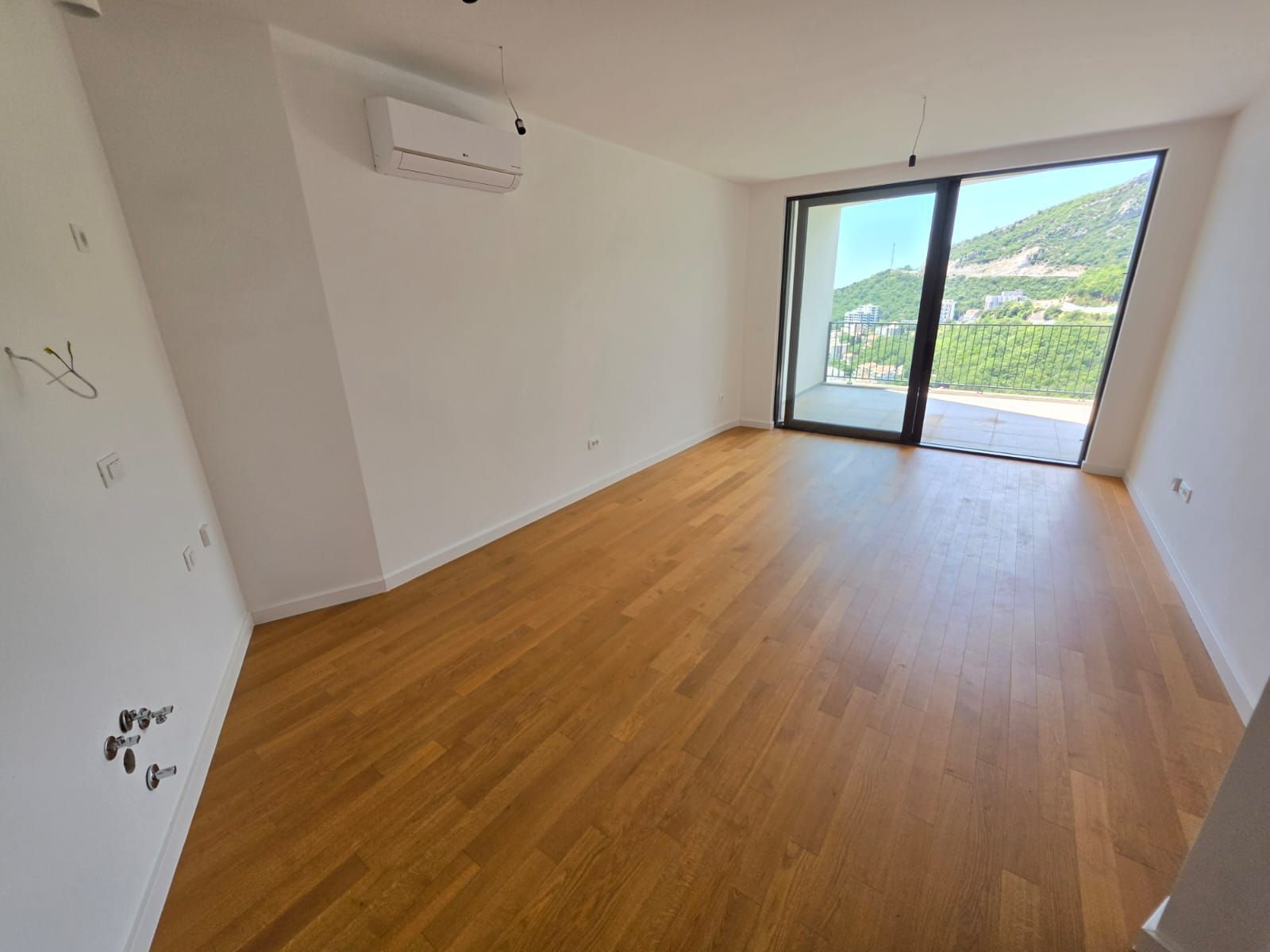 Jednosoban stan 59m2 sa pogledom na more u novom stambenom kompleksu sa bazenom,Becici - Amfora Real Estate