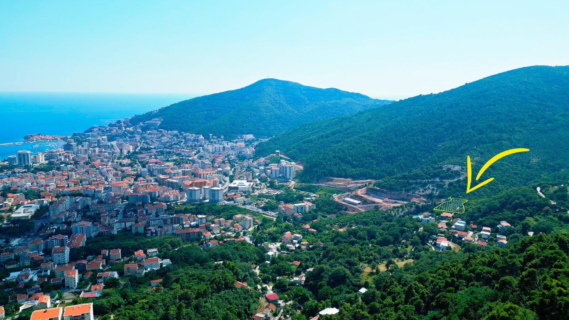 Urbanizovan plac 6.126m² sa pogledom na more za zajedničku gradnju (25%) –Budva,Maine - Amfora Real Estate