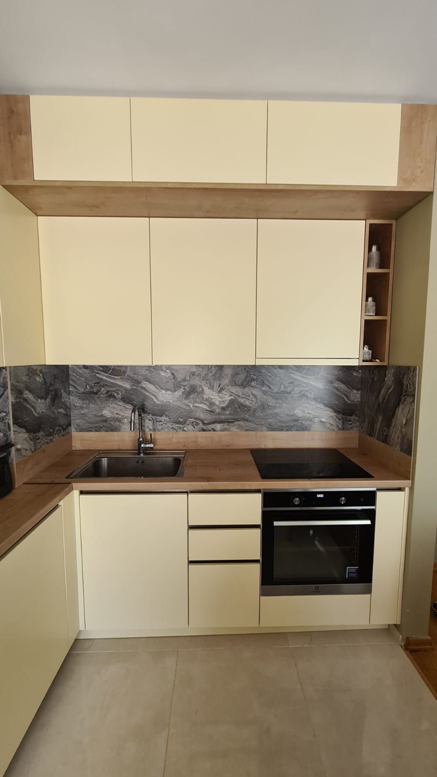 amforaproperty.com/Dvosoban nov moderno opremljen stan 70m2 sa pogledom na more u kompleksu sa bazenom Becici