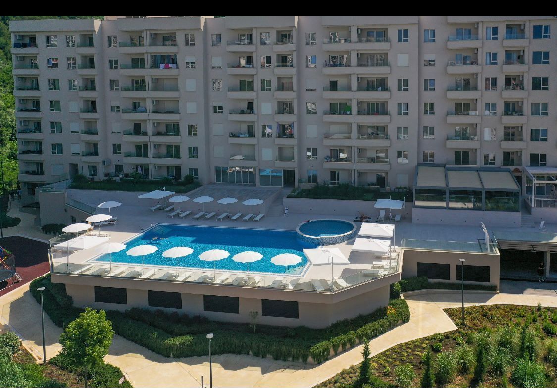 amforaproperty.com/Dvosoban nov moderno opremljen stan 70m2 sa pogledom na more u kompleksu sa bazenom Becici