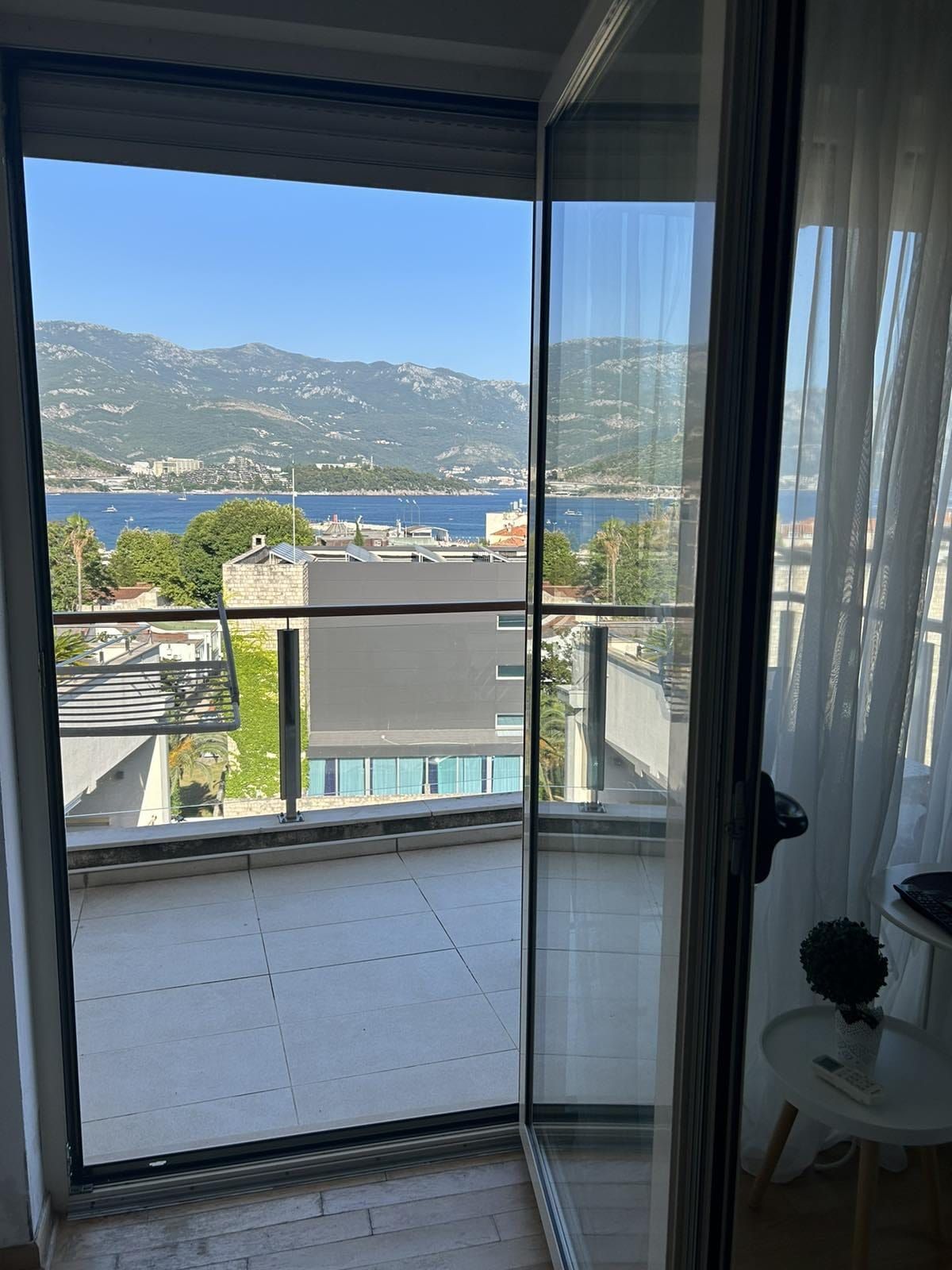 amforaproperty.com/Dva studio apartmana 75 m² sa panoramskim pogledom na more – Budva