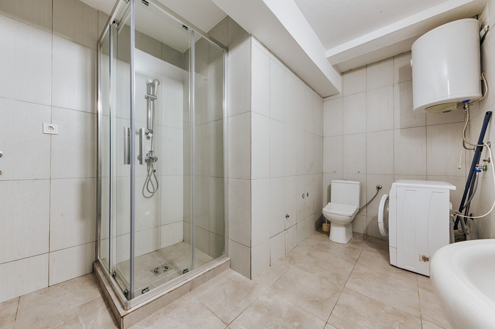 Dvosoban namesten stan 56m2 + 30m2 terase,Podkosljun-Budva - Amfora Real Estate