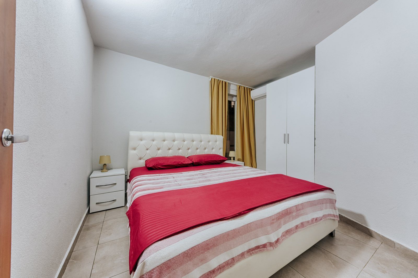 Dvosoban namesten stan 56m2 + 30m2 terase,Podkosljun-Budva - Amfora Real Estate