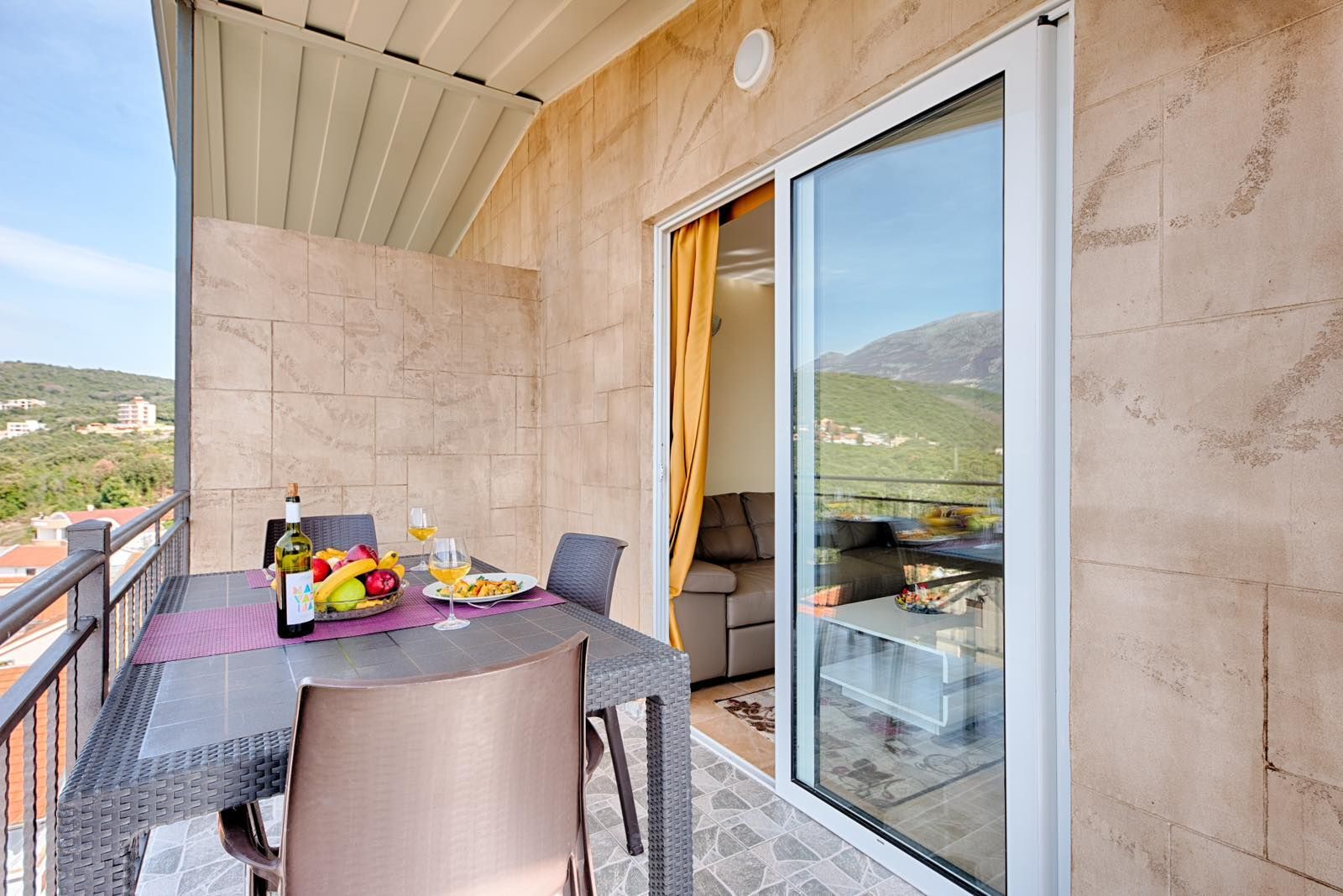 amforaproperty.com/Mini-hotel sa bazenom i panoramskim pogledom na more na prodaju, Utjeha, Bar – Idealna investicija, 416 m²