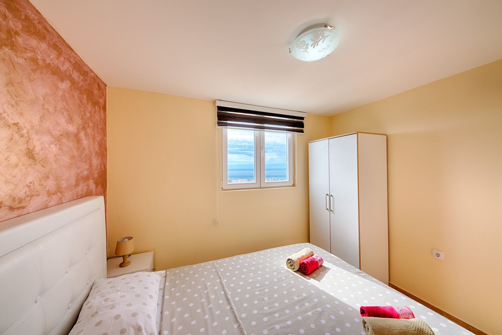 amforaproperty.com/Mini-hotel sa bazenom i panoramskim pogledom na more na prodaju, Utjeha, Bar – Idealna investicija, 416 m²