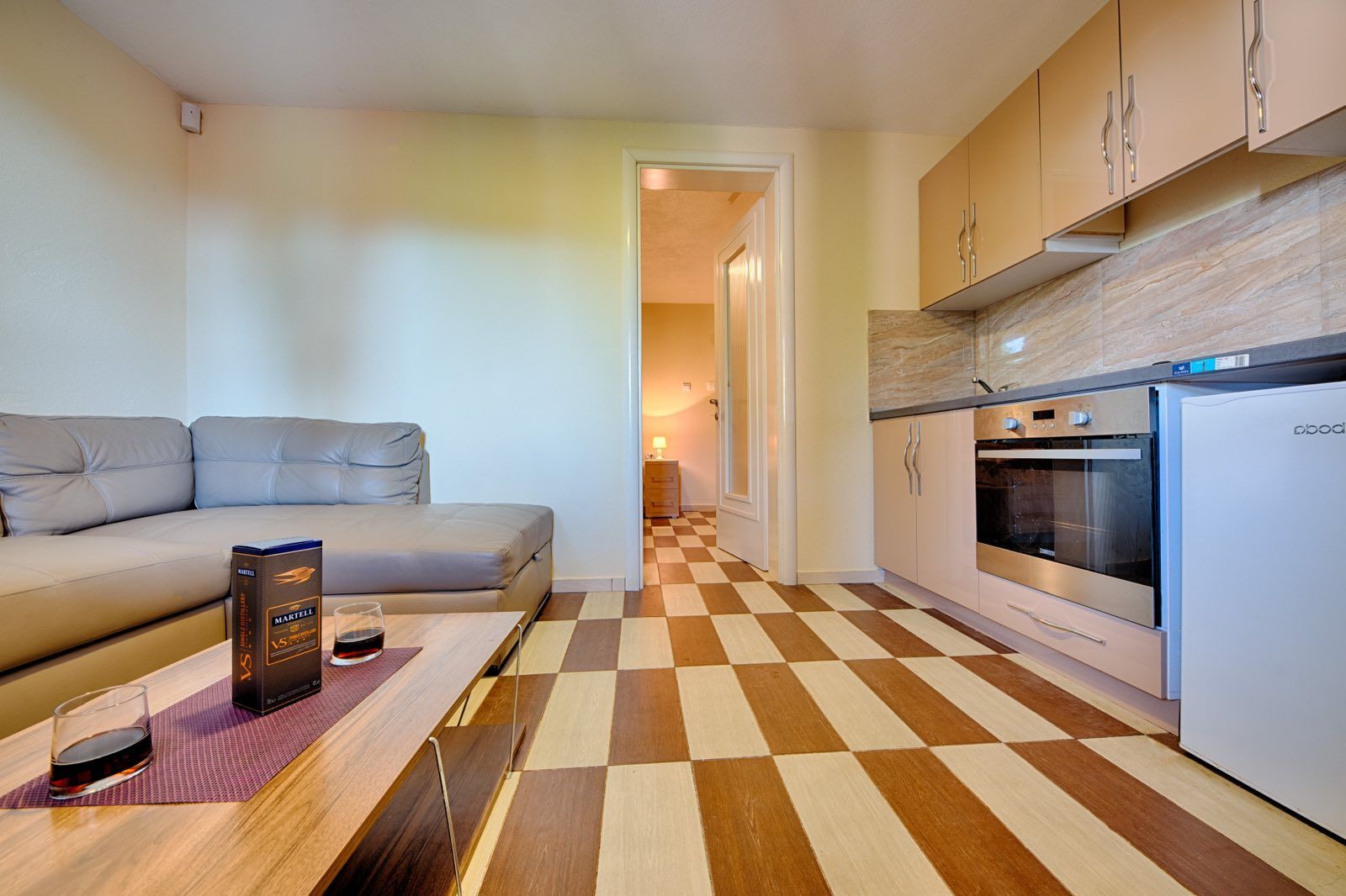 amforaproperty.com/Mini-hotel sa bazenom i panoramskim pogledom na more na prodaju, Utjeha, Bar – Idealna investicija, 416 m²