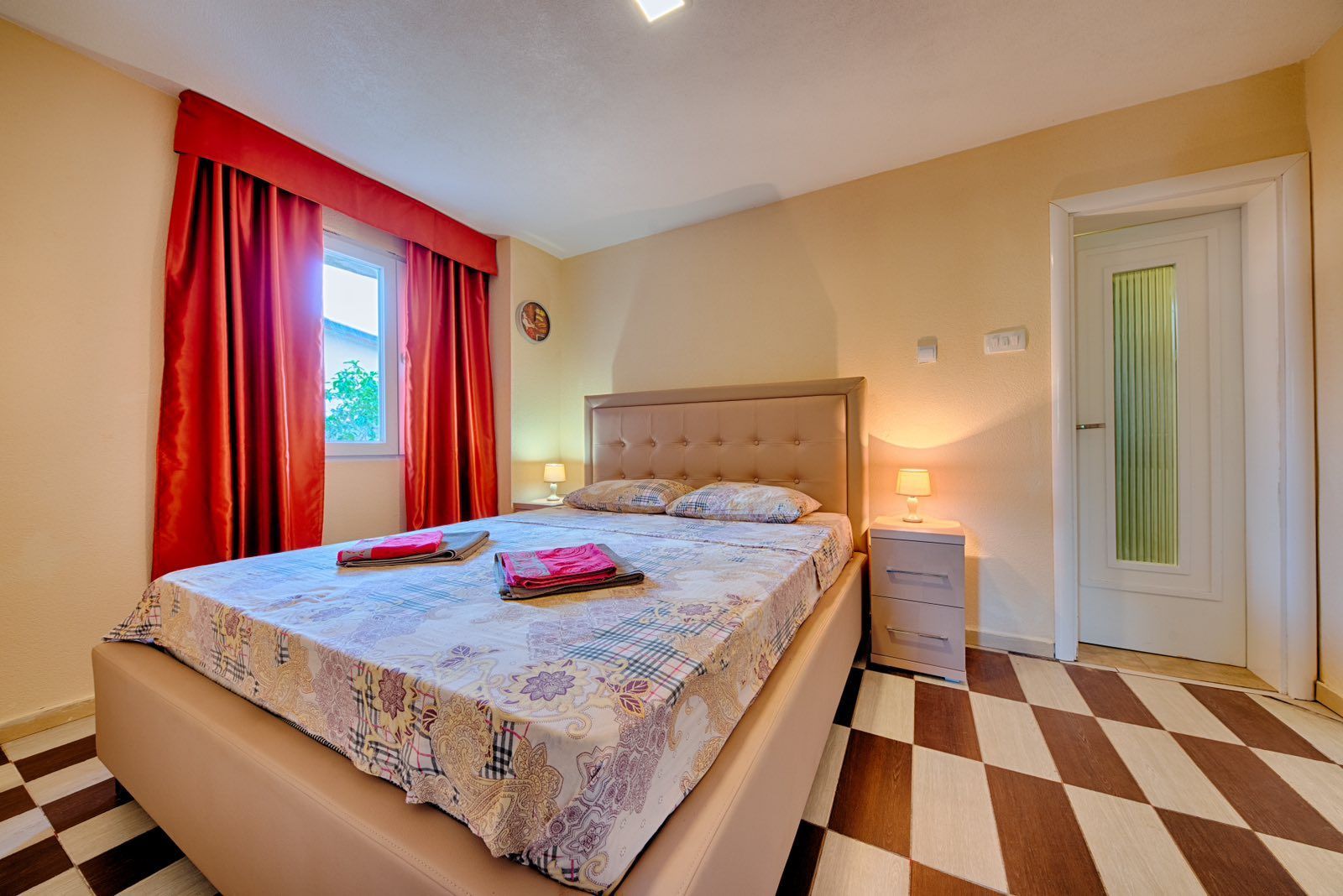 amforaproperty.com/Mini-hotel sa bazenom i panoramskim pogledom na more na prodaju, Utjeha, Bar – Idealna investicija, 416 m²