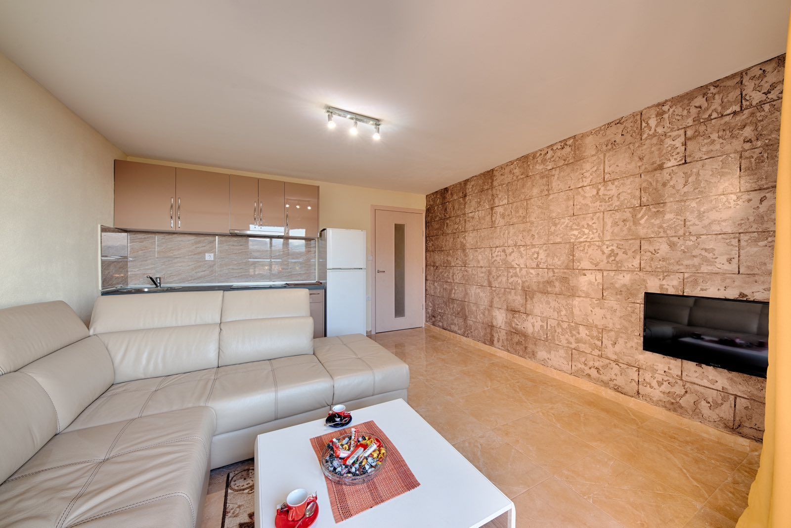amforaproperty.com/Mini-hotel sa bazenom i panoramskim pogledom na more na prodaju, Utjeha, Bar – Idealna investicija, 416 m²