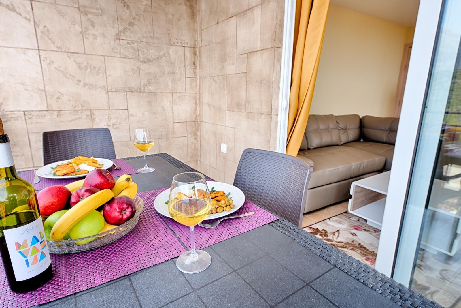 amforaproperty.com/Mini-hotel sa bazenom i panoramskim pogledom na more na prodaju, Utjeha, Bar – Idealna investicija, 416 m²