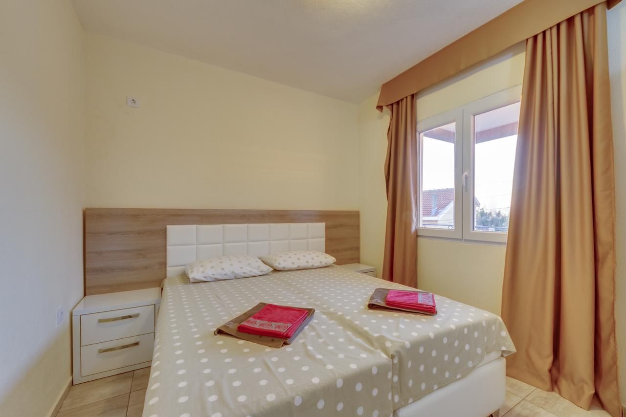 amforaproperty.com/Mini-hotel sa bazenom i panoramskim pogledom na more na prodaju, Utjeha, Bar – Idealna investicija, 416 m²