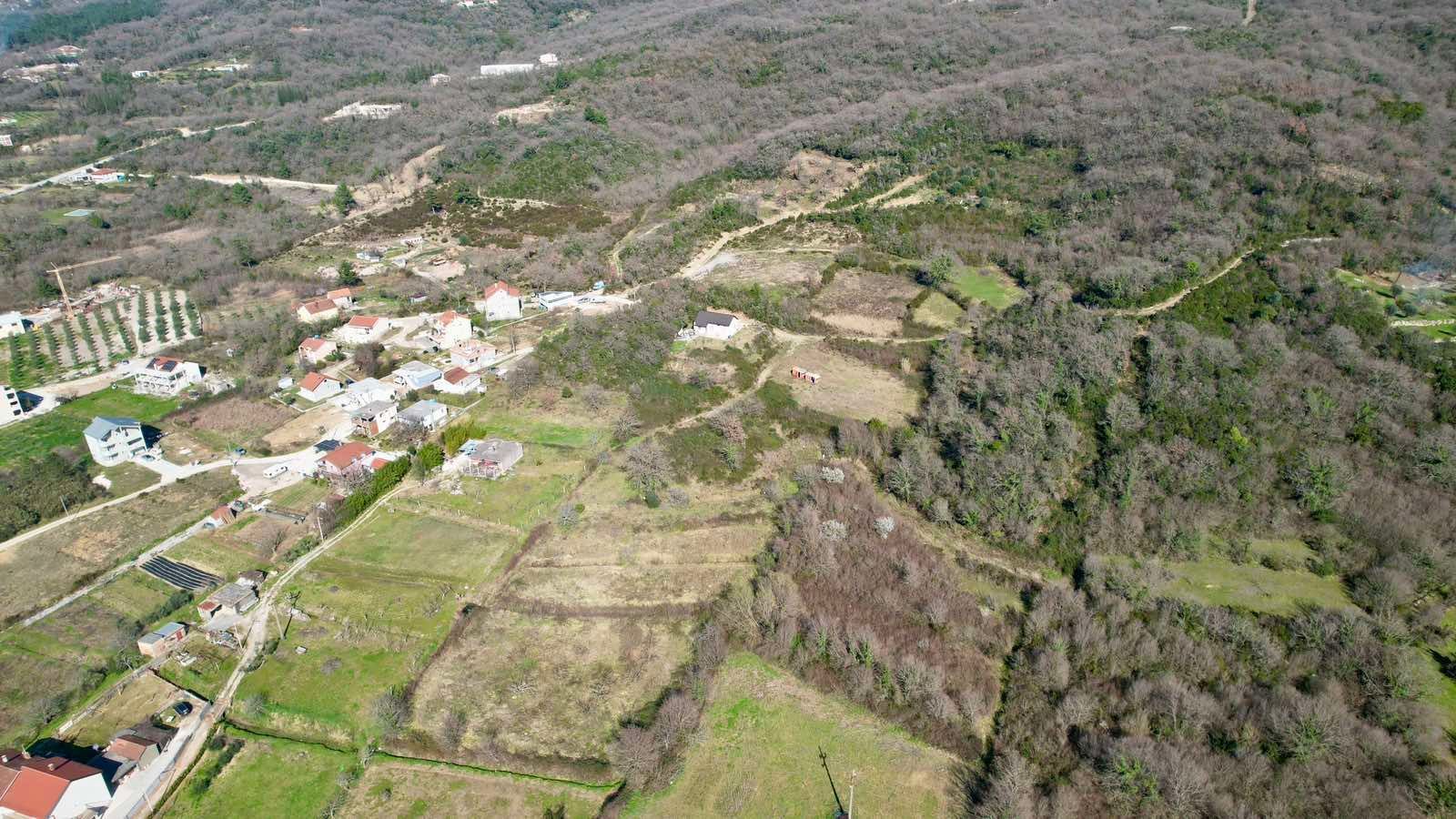 Urbanizovan plac u Radanovićima, Kotor – 2044 m² - Amfora Real Estate