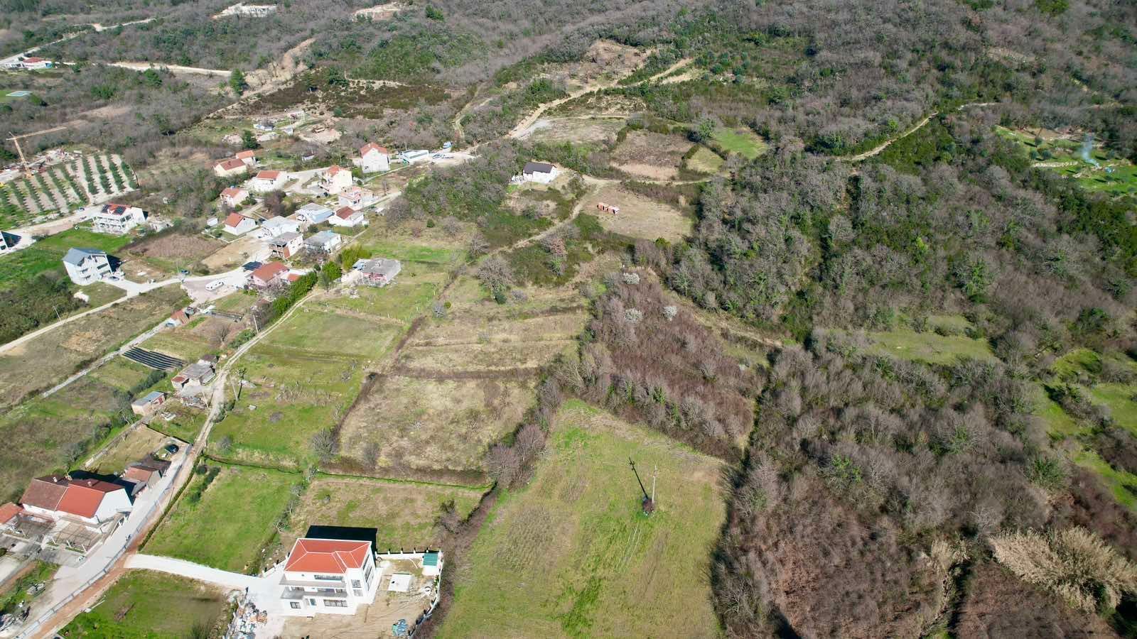 Urbanizovan plac u Radanovićima, Kotor – 2044 m² - Amfora Real Estate