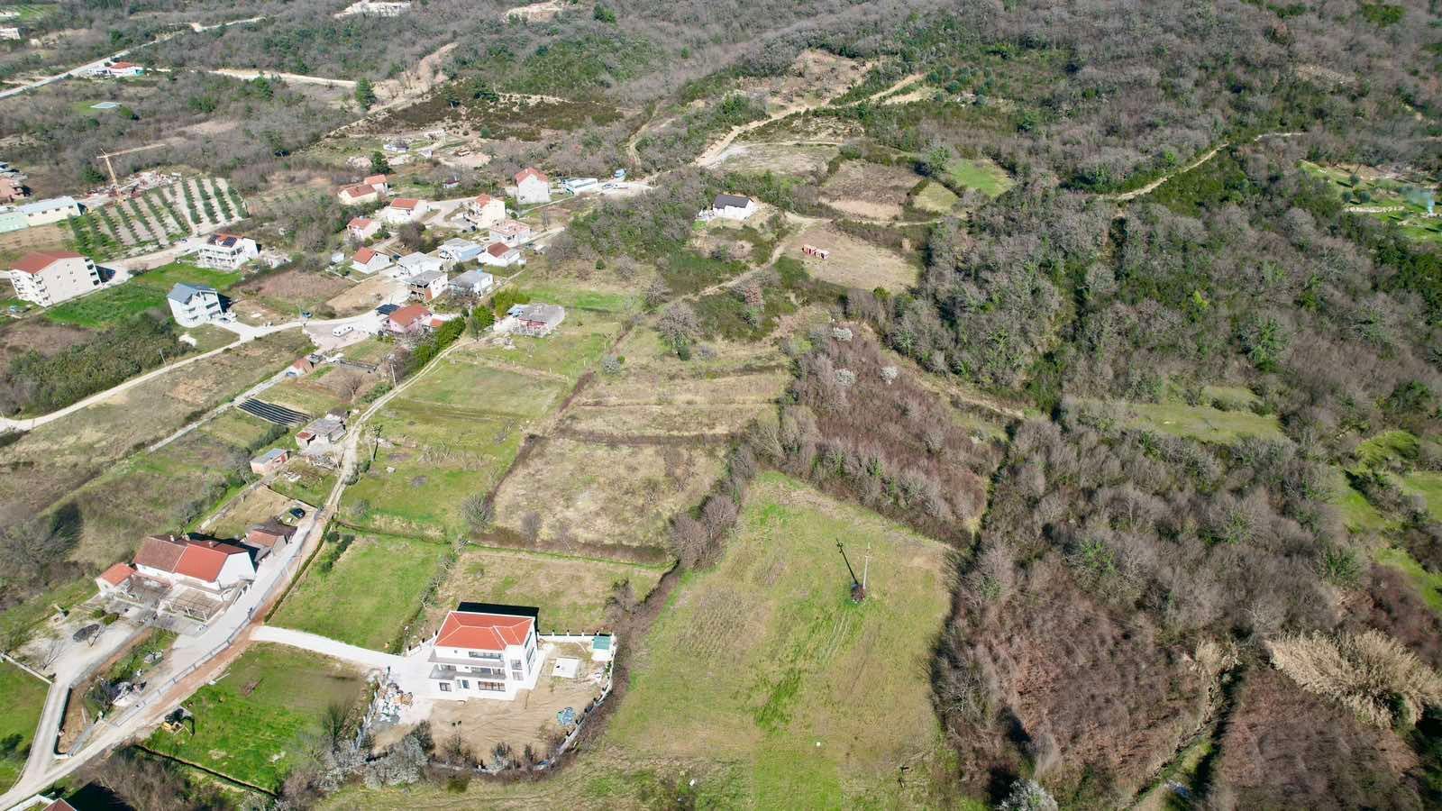 Urbanizovan plac u Radanovićima, Kotor – 2044 m² - Amfora Real Estate