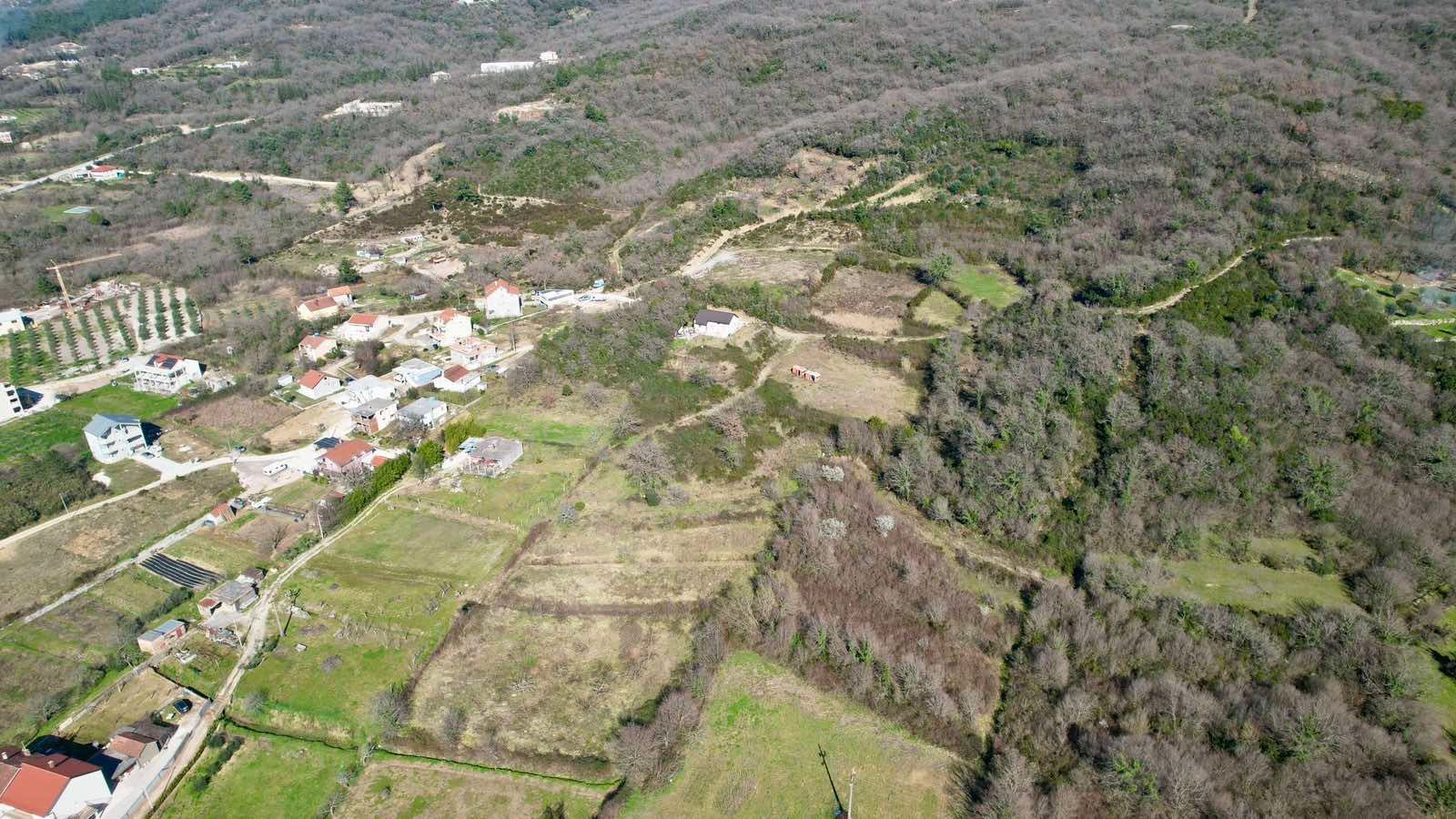 Urbanizovan plac u Radanovićima, Kotor – 2044 m² - Amfora Real Estate