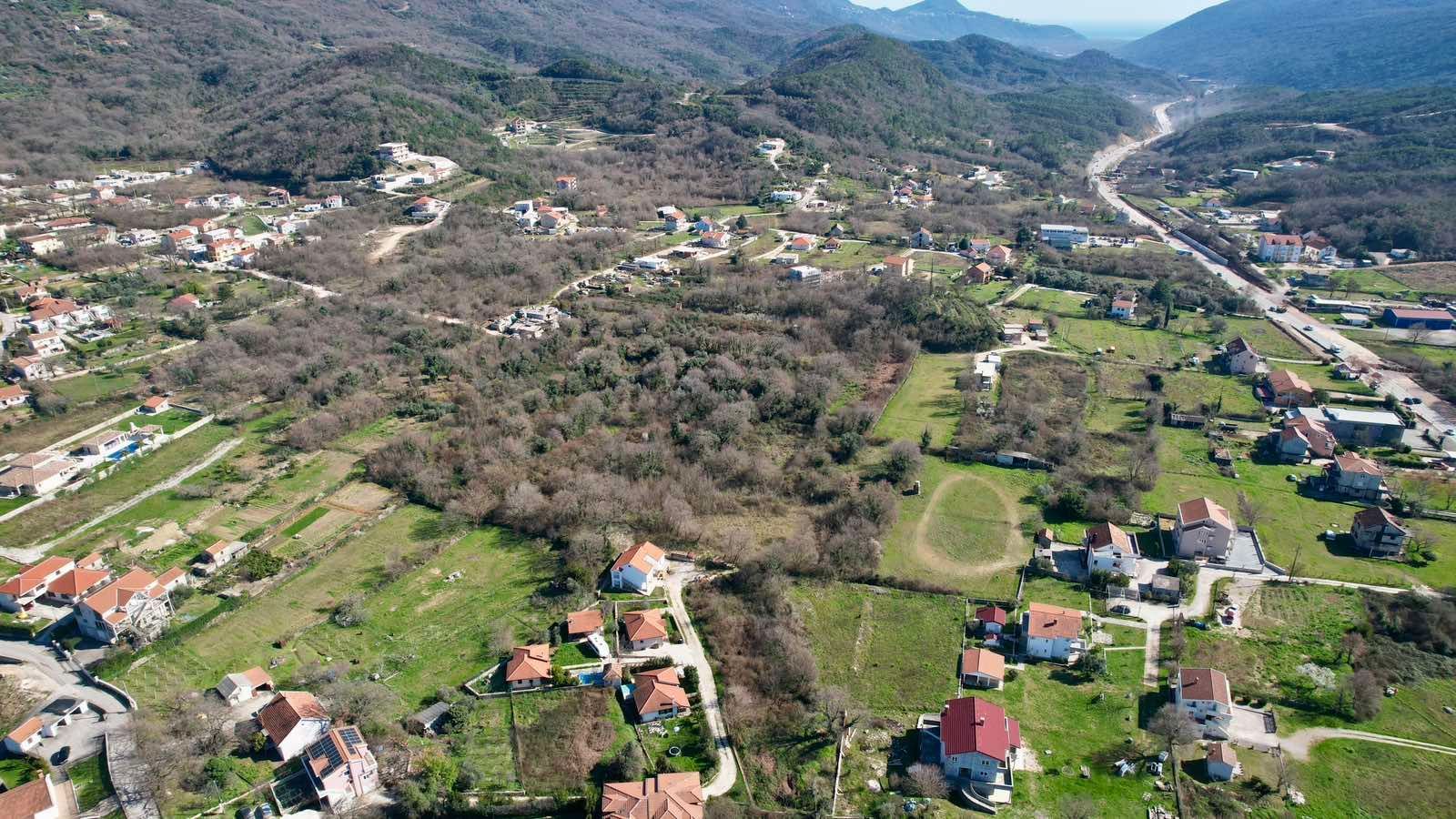 Urbanizovan plac u Radanovićima, Kotor – 2010 m² - Amfora Real Estate