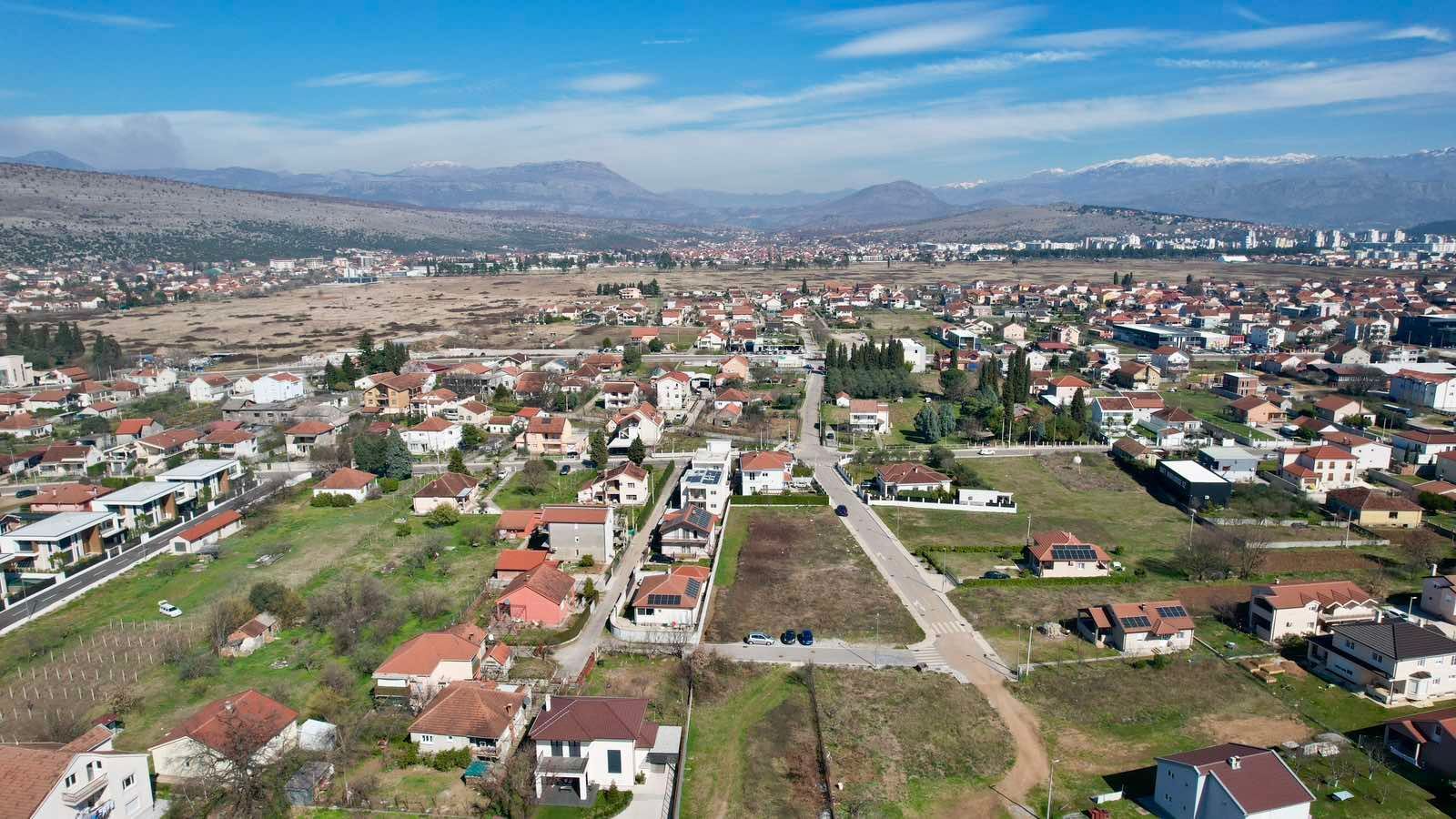 Urbanizovan plac 2122m2 na atraktivnoj lokaciji-Podgorica,Gornja Gorica - Amfora Real Estate