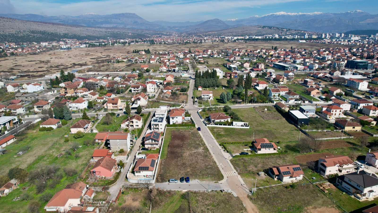 Urbanizovan plac 2122m2 na atraktivnoj lokaciji-Podgorica,Gornja Gorica - Amfora Real Estate