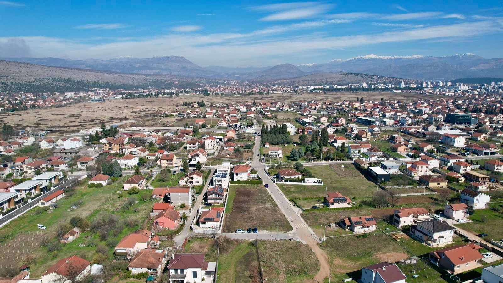 Urbanizovan plac 2122m2 na atraktivnoj lokaciji-Podgorica,Gornja Gorica - Amfora Real Estate