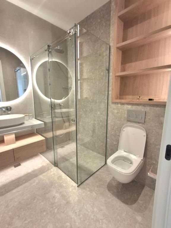 amforaproperty.com/EKSKLUZIVNO! Nov, luksuzan i potpuno opremljen dvosoban stan 115.84m² u prestižnom stambenom kompleksu – Budva