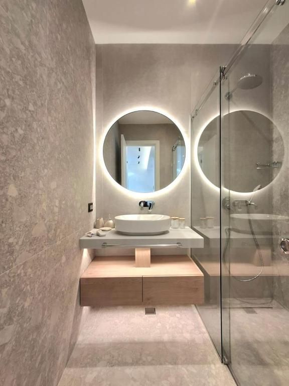 amforaproperty.com/EKSKLUZIVNO! Nov, luksuzan i potpuno opremljen dvosoban stan 115.84m² u prestižnom stambenom kompleksu – Budva