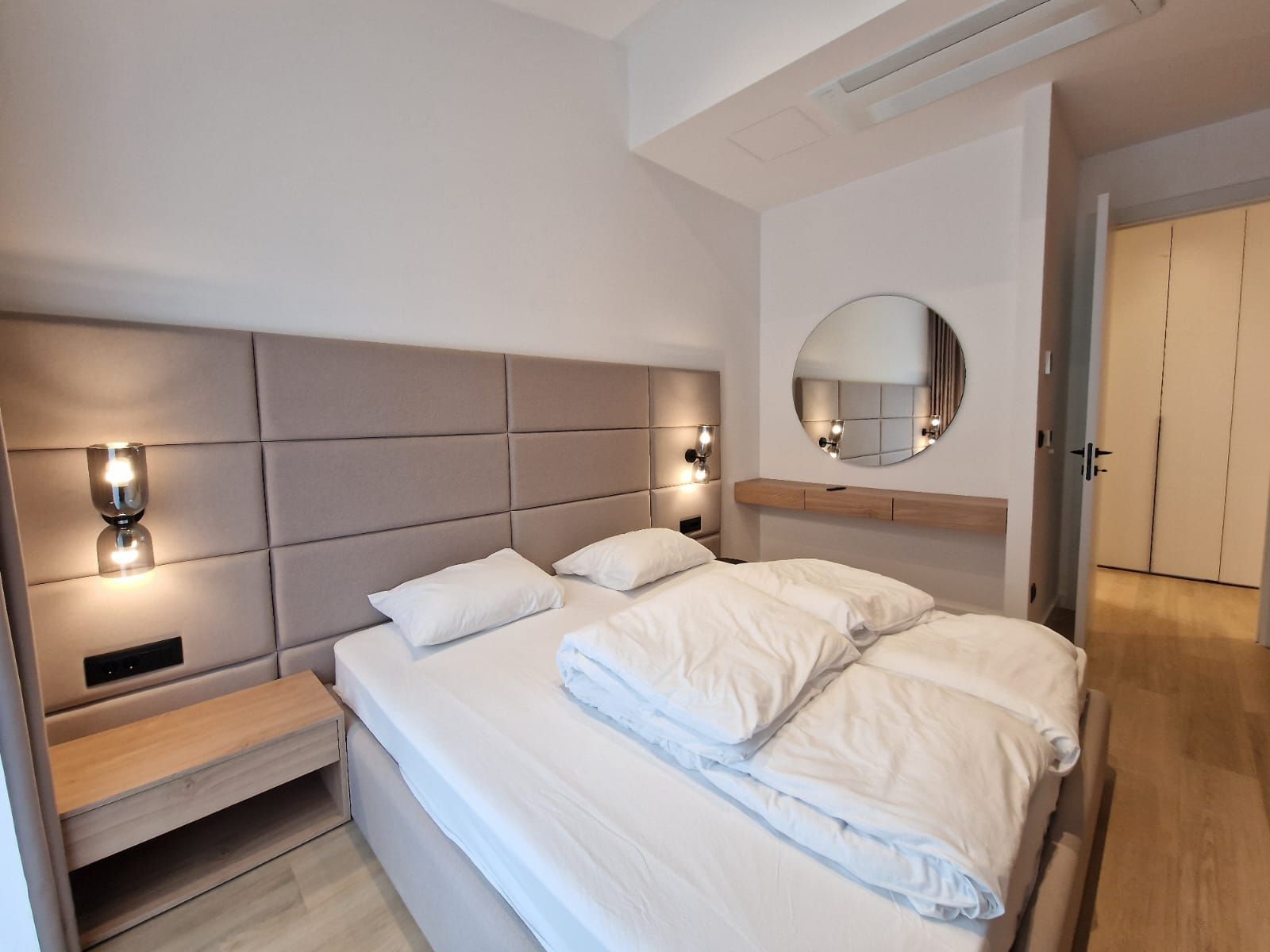 amforaproperty.com/EKSKLUZIVNO! Nov, luksuzan i potpuno opremljen dvosoban stan 106.13m² u prestižnom stambenom kompleksu – Budva