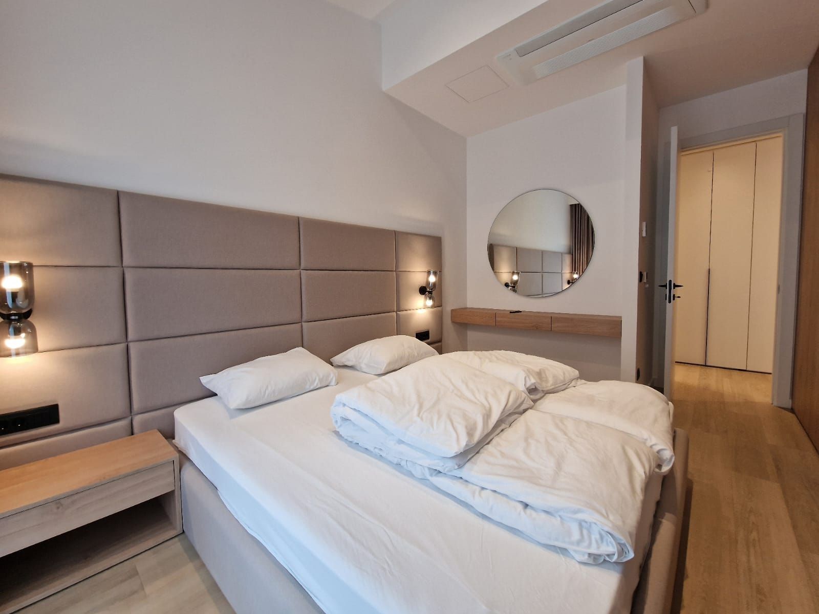 amforaproperty.com/EKSKLUZIVNO! Nov, luksuzan i potpuno opremljen dvosoban stan 106.13m² u prestižnom stambenom kompleksu – Budva
