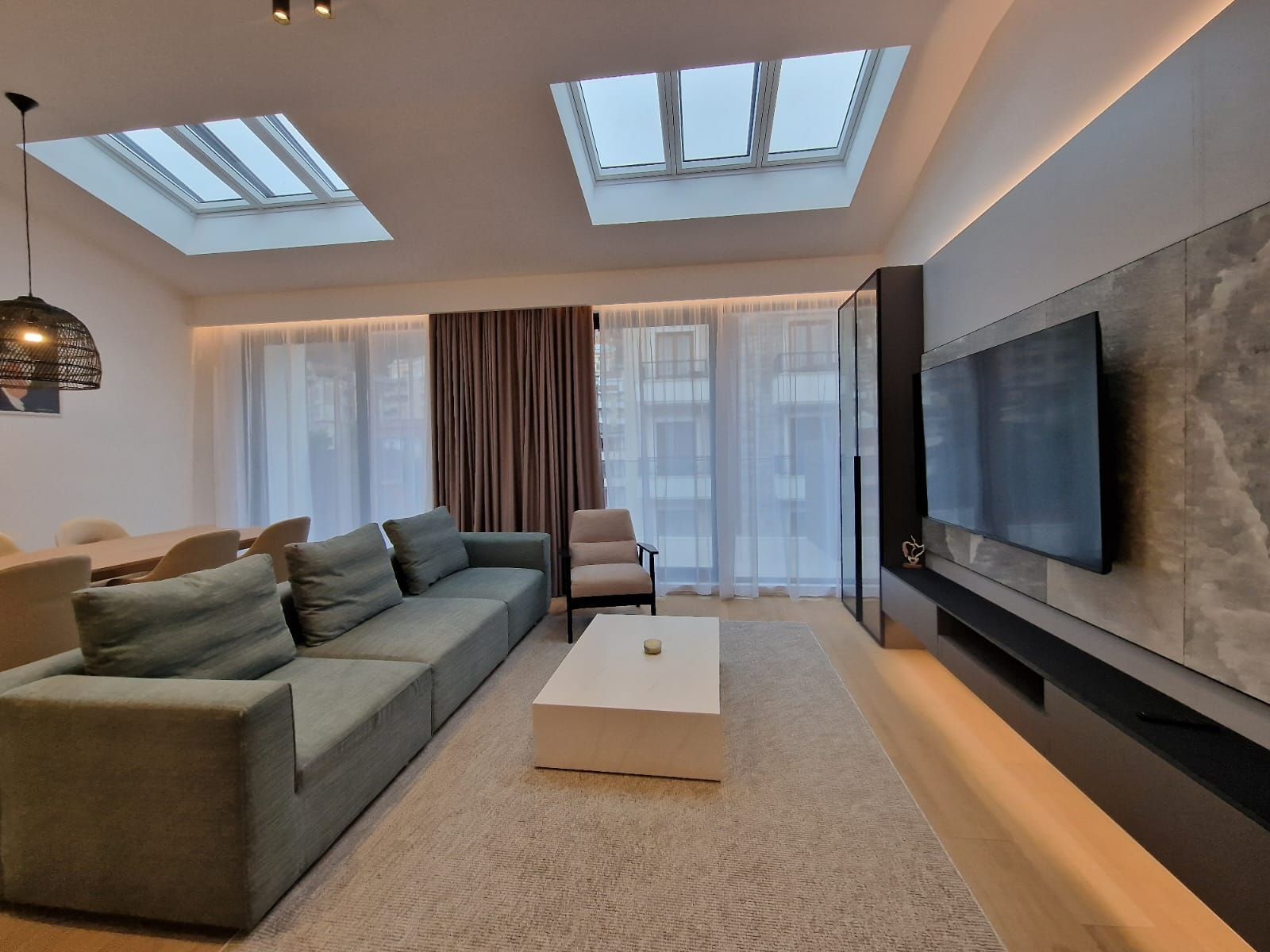 amforaproperty.com/EKSKLUZIVNO! Nov, luksuzan i potpuno opremljen dvosoban stan 106.13m² u prestižnom stambenom kompleksu – Budva