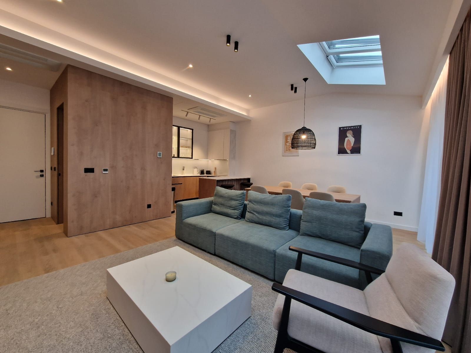 amforaproperty.com/EKSKLUZIVNO! Nov, luksuzan i potpuno opremljen dvosoban stan 106.13m² u prestižnom stambenom kompleksu – Budva