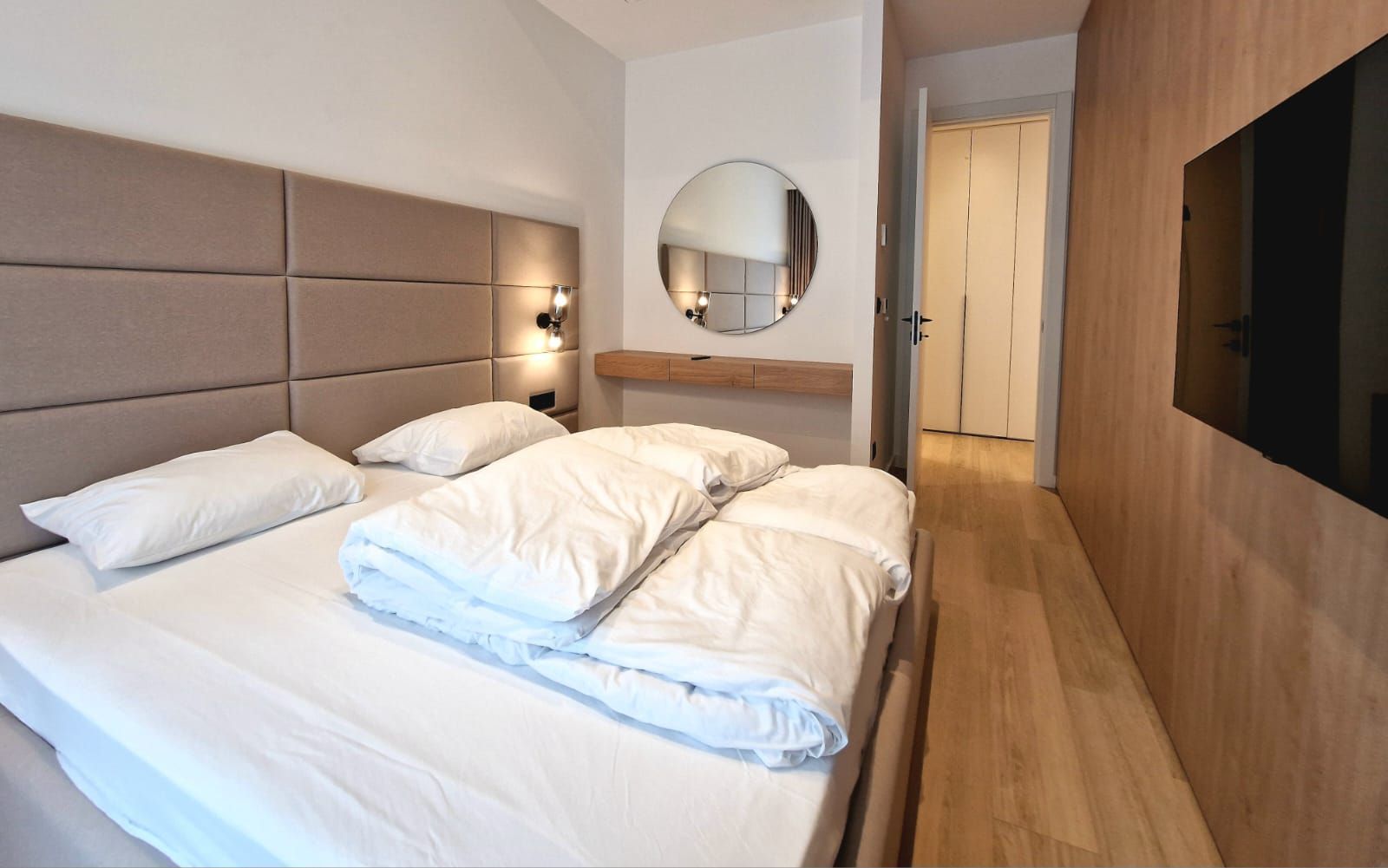 amforaproperty.com/EKSKLUZIVNO! Nov, luksuzan i potpuno opremljen dvosoban stan 106.13m² u prestižnom stambenom kompleksu – Budva