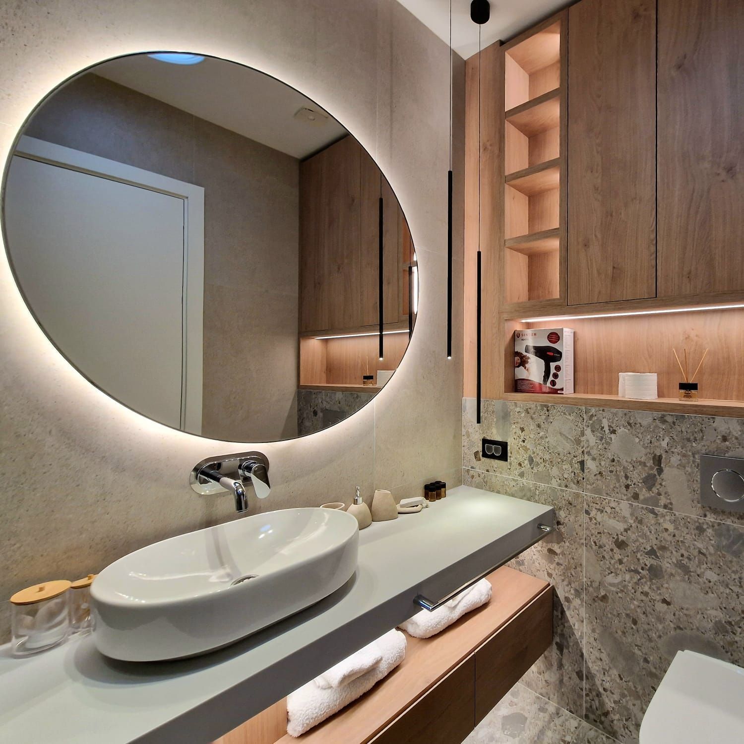 amforaproperty.com/EKSKLUZIVNO! Nov, luksuzan i potpuno opremljen dvosoban stan 106.13m² u prestižnom stambenom kompleksu – Budva