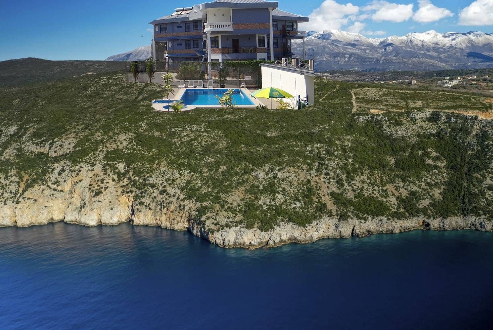 Jedinstven plac površine 2500m2 na samoj obali mora, Zagora,opština Kotor.  (Mogućnost plaćanja kriptovalutama) - Amfora Real Estate