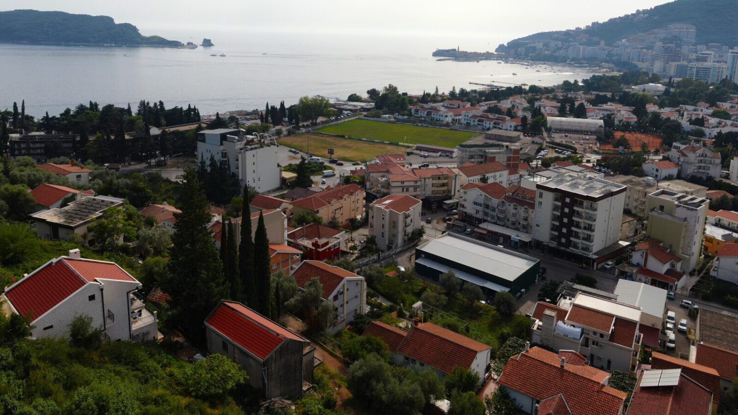 Ekskluzivno! Urbanizovan plac 1967 m² u Budvi – Fantastična lokacija! - Amfora Real Estate