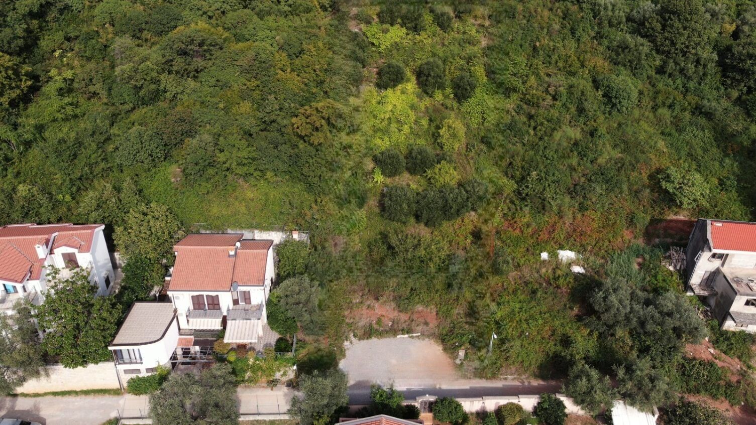 Ekskluzivno! Urbanizovan plac 1967 m² u Budvi – Fantastična lokacija! - Amfora Real Estate