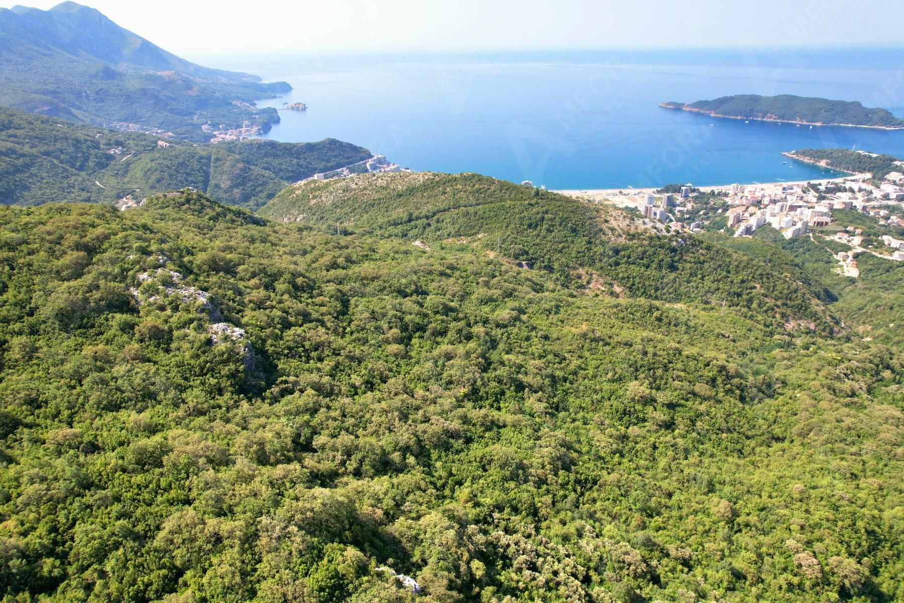 amforaproperty.com/Zemljište 11.000m2 sa panoramskim pogledom na mora i  Budvansku rivijeru