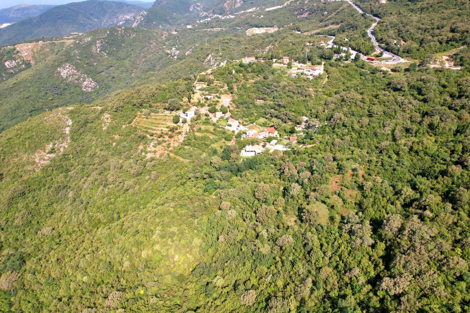 amforaproperty.com/Zemljište 11.000m2 sa panoramskim pogledom na mora i  Budvansku rivijeru