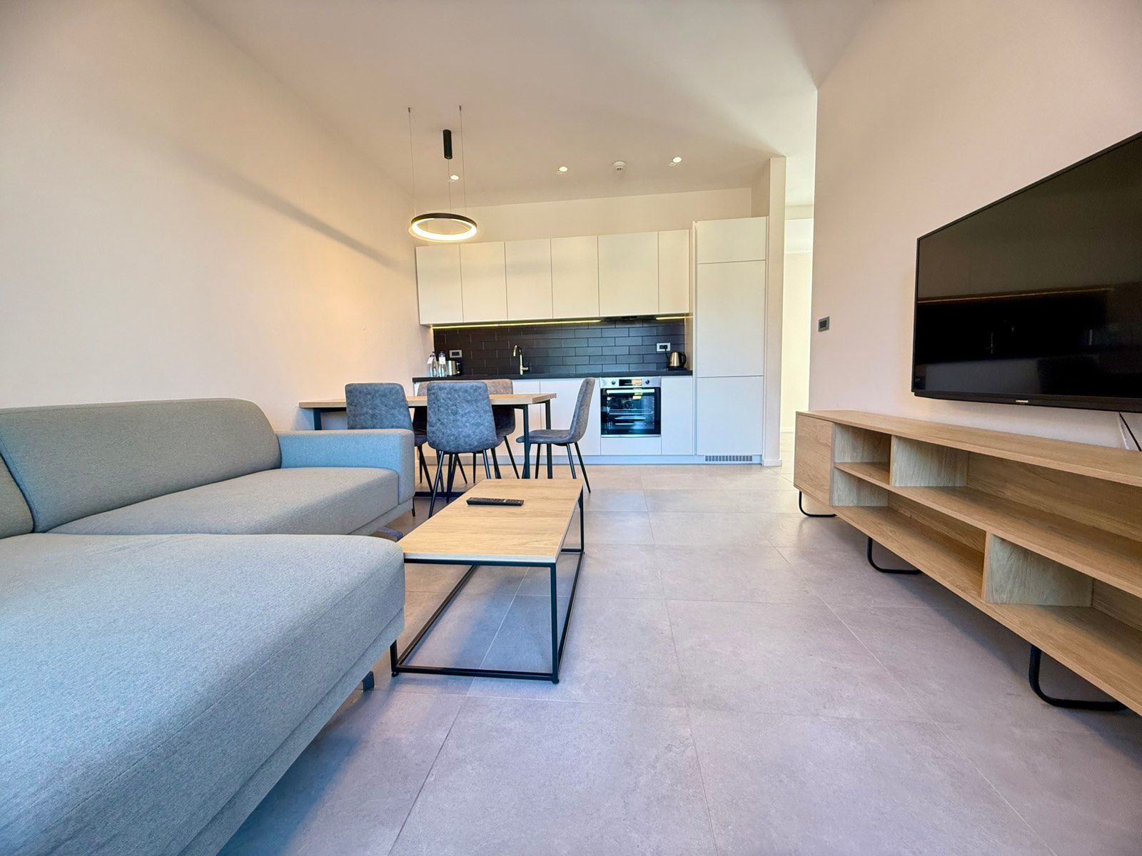 amforaproperty.com/Luksuzan trosoban stan 79.7 u prestižnom kompleksu sa bazenom-Kavač, Kotor