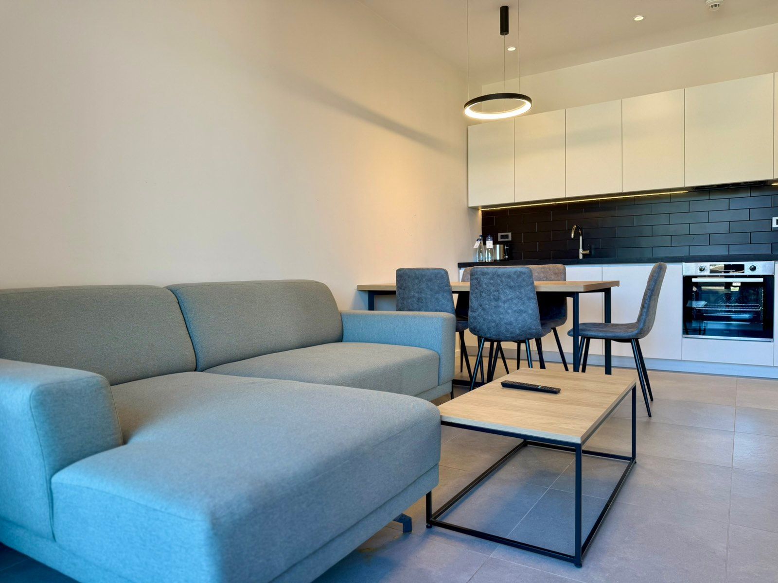 amforaproperty.com/Luksuzan trosoban stan 79.7 u prestižnom kompleksu sa bazenom-Kavač, Kotor
